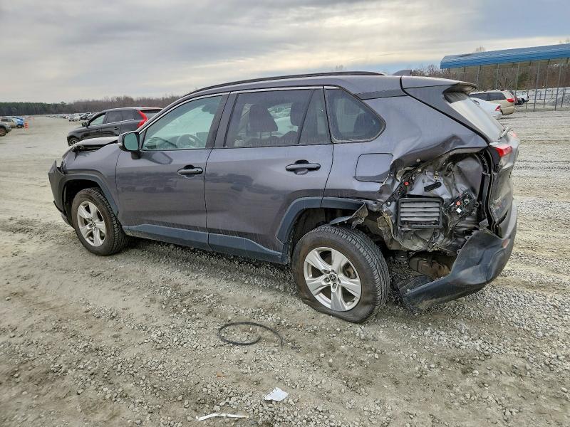 Photo 2 from auction – 2021 TOYOTA RAV4 XLE with VIN 2T3P1RFV8MC253377