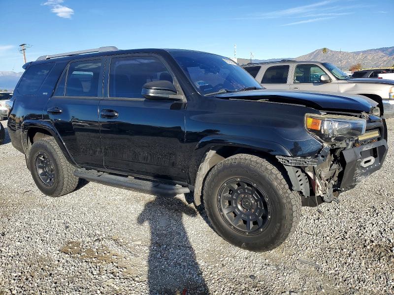 Photo 4 from auction – 2015 TOYOTA 4RUNNER with VIN JTEZU5JR3F5106844