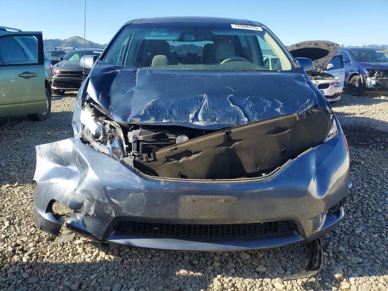 Photo 5 from auction – 2014 TOYOTA SIENNA with VIN 5TDKK3DC1ES435929
