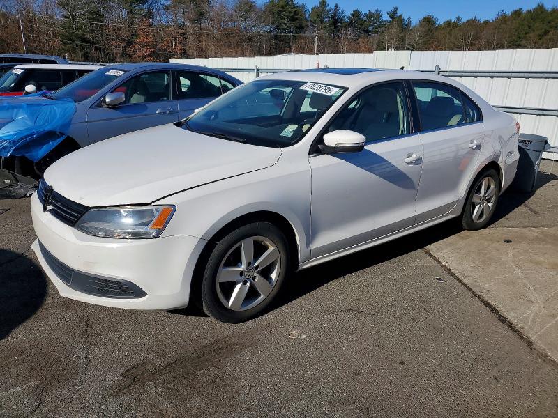 Photo 1 from auction – 2014 VOLKSWAGEN JETTA TDI with VIN 3VWLL7AJ2EM381386