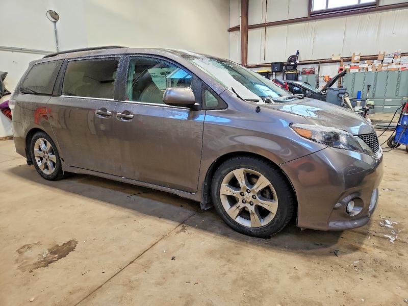 Photo 4 from auction – 2011 TOYOTA SIENNA with VIN 5TDXK3DC4BS035140