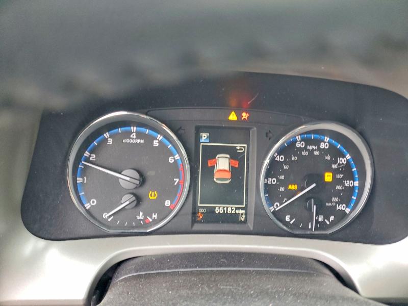 Photo 9 from auction – 2017 TOYOTA RAV4 LIMIT with VIN 2T3DFREV7HW631229
