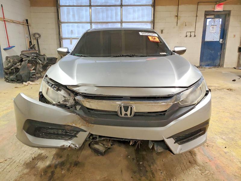 Photo 5 from auction – 2018 HONDA CIVIC with VIN 19XFC2F56JE019788