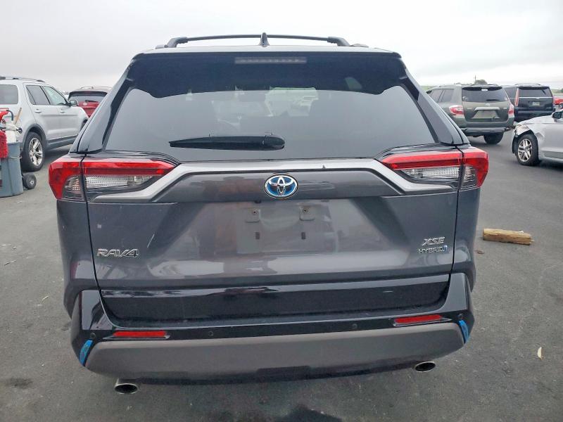 Photo 6 from auction – 2020 TOYOTA RAV4 XSE with VIN 2T3EWRFVXLW064414