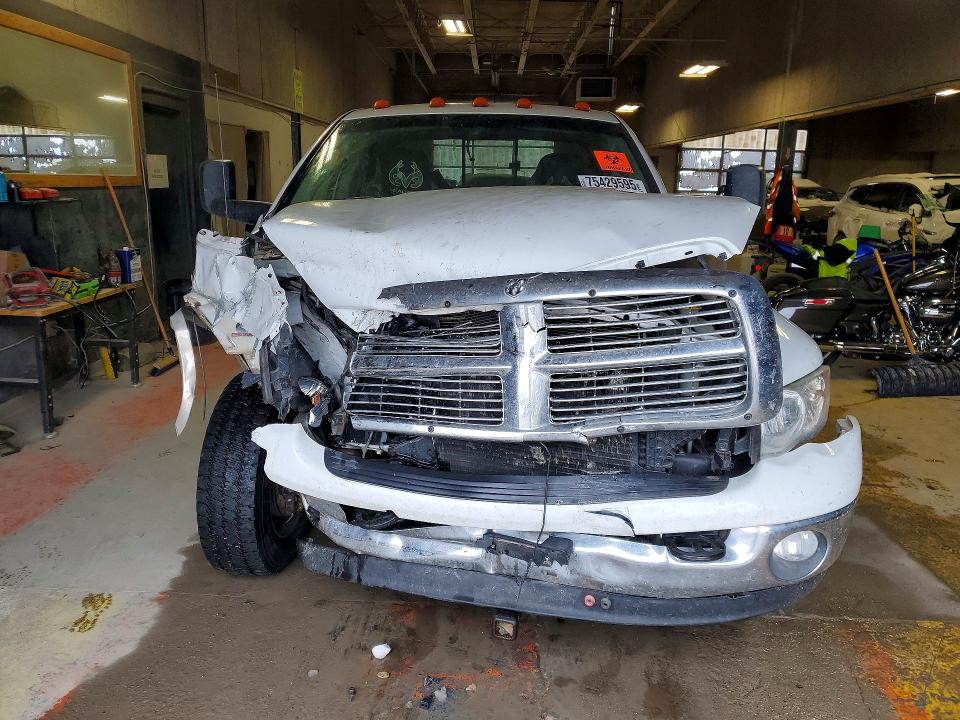 Photo 5 from auction – 2005 DODGE RAM 3500 with VIN 3D7LS38C15G802900