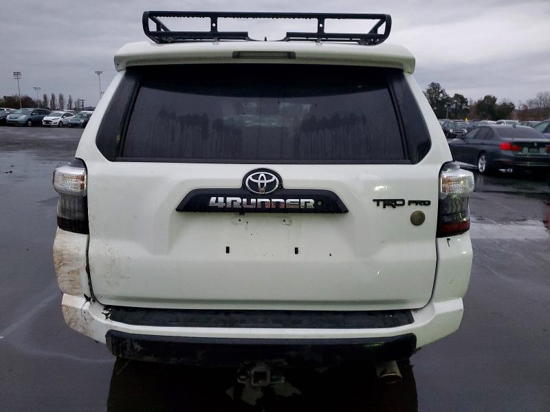 Photo 6 from auction – 2015 TOYOTA 4RUNNER SR with VIN JTEBU5JR3F5276560