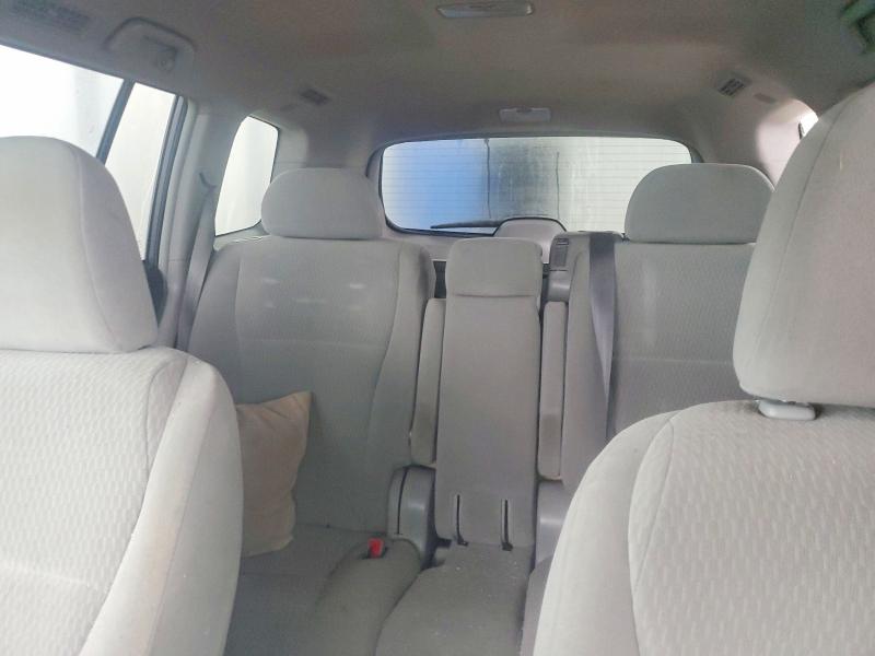 Photo 10 from auction – 2010 TOYOTA HIGHLANDER with VIN 5TDBK3EH7AS033904