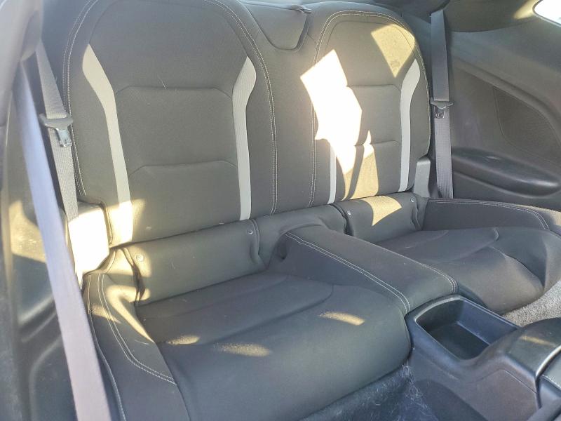 Photo 10 from auction – 2019 CHEVROLET CAMARO with VIN 1G1FB1RX2K0144218