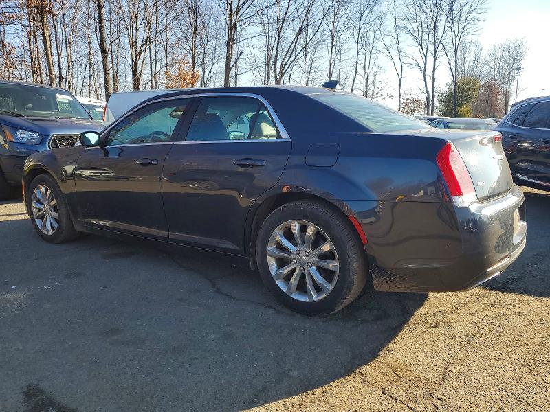 Photo 2 from auction – 2015 CHRYSLER 300 LIMITE with VIN 2C3CCARG9FH904657