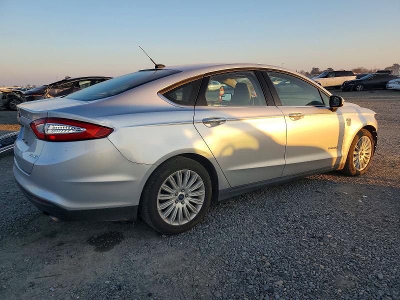 Photo 3 from auction – 2016 FORD FUSION S H with VIN 3FA6P0UU3GR386626