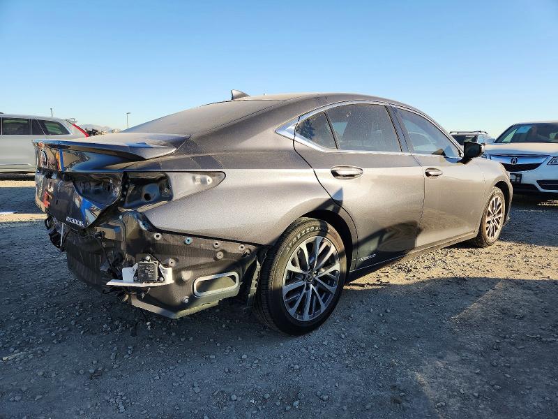 Photo 3 from auction – 2022 LEXUS ES 300H BA with VIN 58ACA1C15NU022469