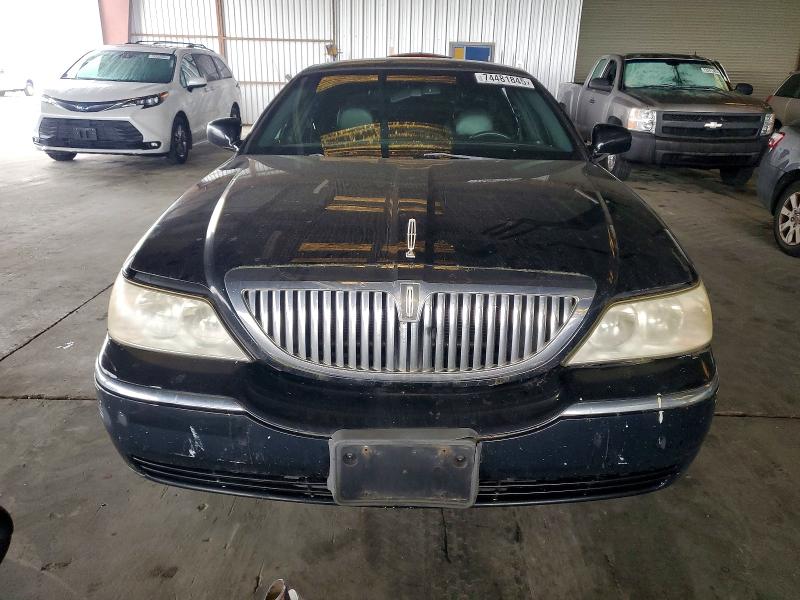 Photo 5 from auction – 2006 LINCOLN TOWN CAR E with VIN 1LNHM84W96Y626849