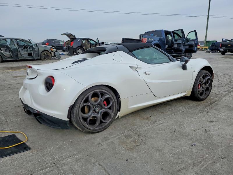 Photo 3 from auction – 2018 ALFA ROMEO 4C with VIN ZARBAAB49JM282487
