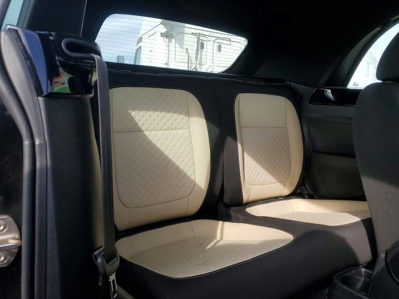 Photo 10 from auction – 2019 VOLKSWAGEN BEETLE with VIN 3VW5DAAT3KM500062