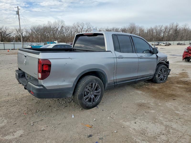 Photo 3 from auction – 2020 HONDA RIDGELINE with VIN 5FPYK3F14LB028766