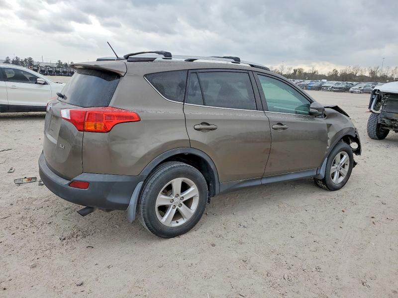Photo 3 from auction – 2014 TOYOTA RAV4 with VIN 2T3WFREV5EW089424
