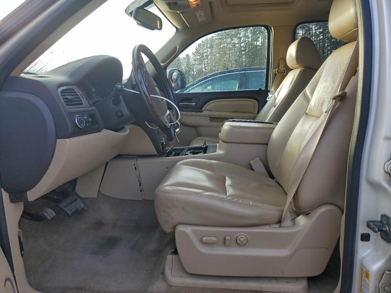 Photo 7 from auction – 2011 GMC YUKON DENA with VIN 1GKS2EEF3BR337441