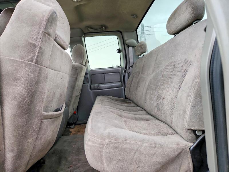 Photo 10 from auction – 2000 CHEVROLET SILVERADO with VIN 2GCEC19V4Y1302666