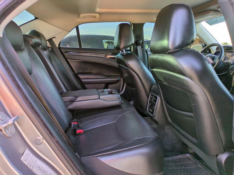 Photo 10 from auction – 2018 CHRYSLER 300 LIMITE with VIN 2C3CCAKG1JH268982
