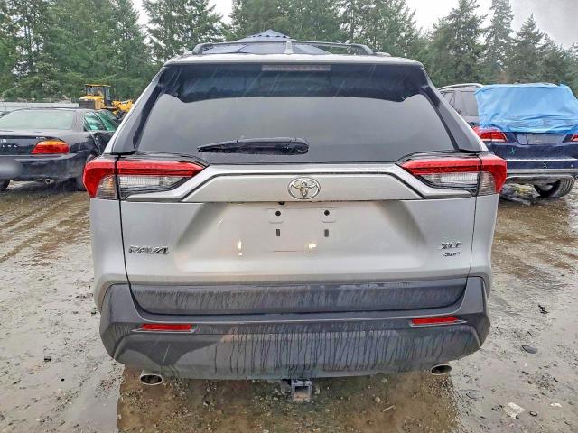 Photo 6 from auction – 2022 TOYOTA RAV4 XLE with VIN 2T3P1RFV3NW263072