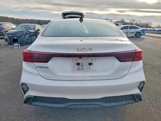 Photo 6 from auction – 2022 KIA FORTE FE with VIN 3KPF24AD9NE456588
