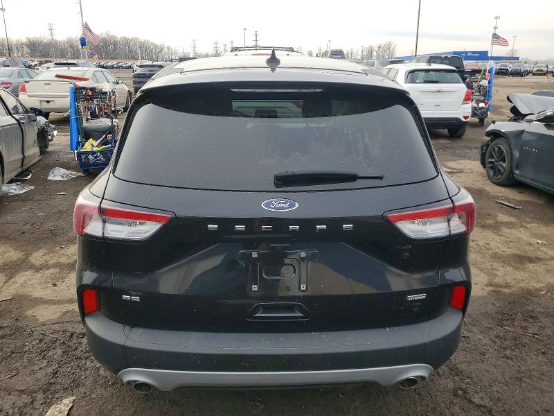 Photo 6 from auction – 2021 FORD ESCAPE SE with VIN 1FMCU0EZ3MUB13251