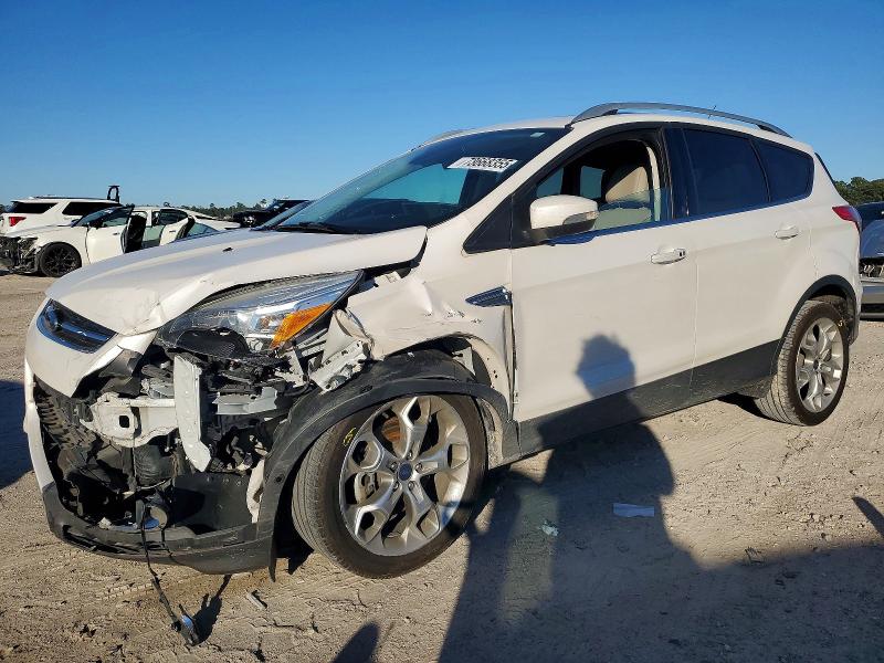 FORD ESCAPE 2016 with VIN 1FMCU0J91GUB96690 - Photo from auction