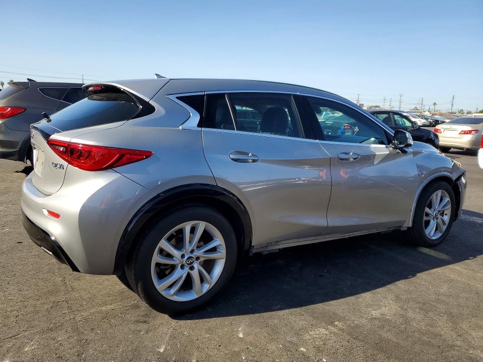 Photo 3 from auction – 2017 INFINITI QX30 BASE with VIN SJKCH5CP7HA032717