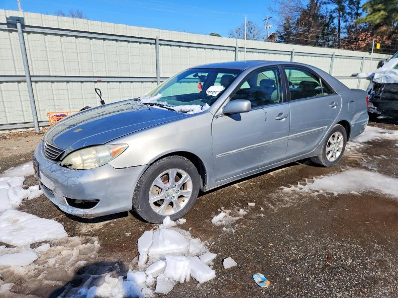 TOYOTA CAMRY LE 2005 with VIN 4T1BF32K25U596408 - Photo from auction