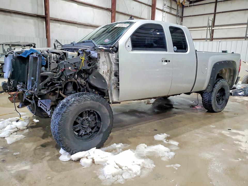 CHEVROLET SILVERADO 2011 with VIN 1GCRKSE30BZ249803 - Photo from auction