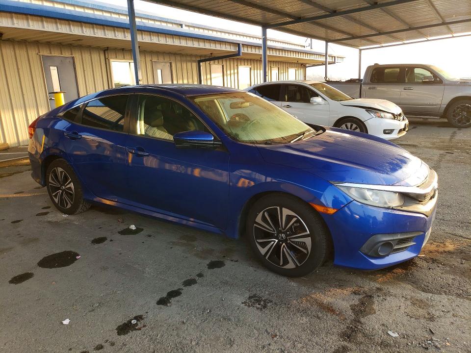 Photo 4 from auction – 2018 HONDA CIVIC with VIN 19XFC1F32JE200332