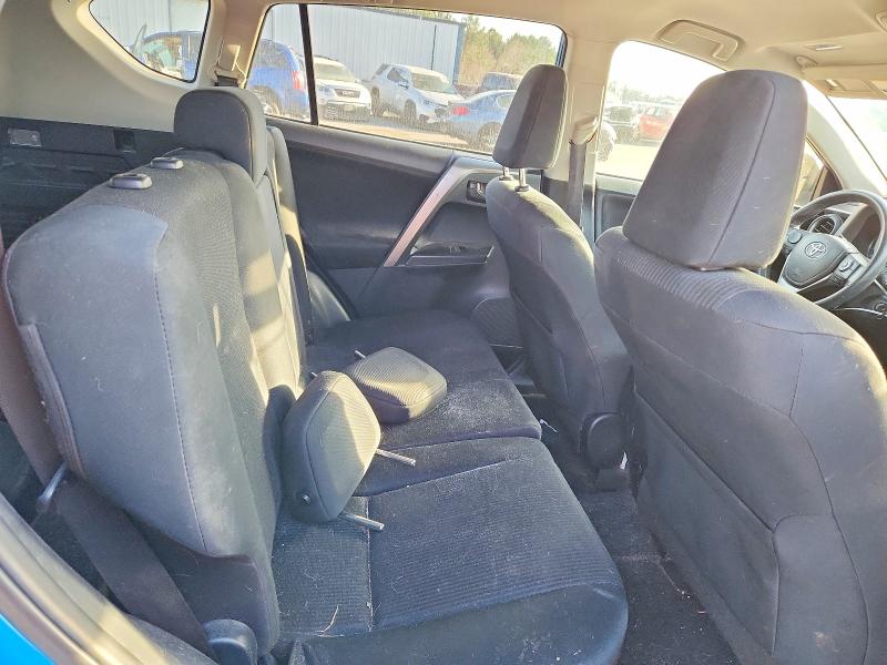 Photo 11 from auction – 2017 TOYOTA RAV4 LE with VIN JTMZFREV9HJ111795