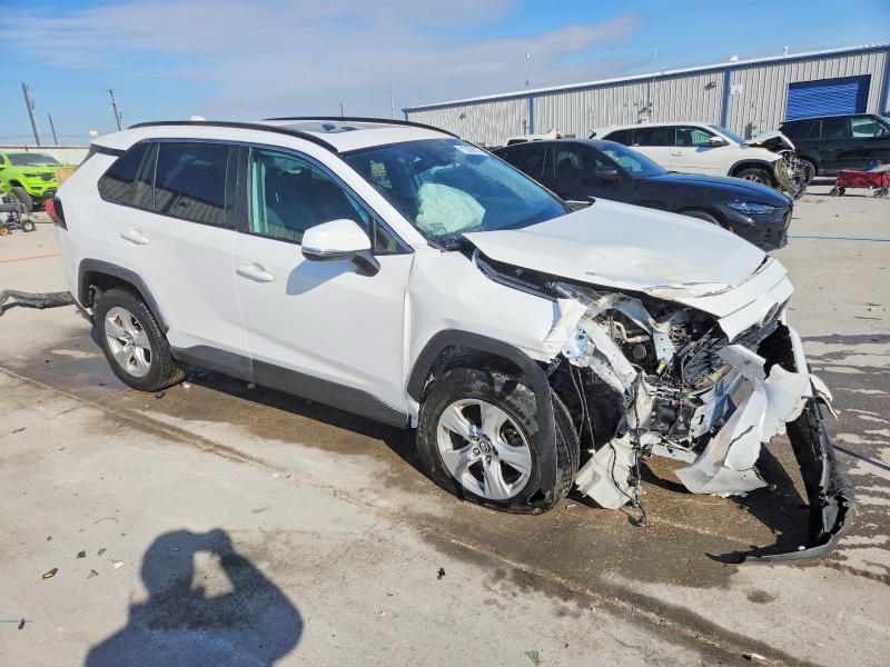 Photo 4 from auction – 2019 TOYOTA RAV4 XLE with VIN 2T3P1RFV2KC002898