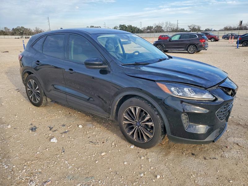 Photo 4 from auction – 2022 FORD ESCAPE SE with VIN 1FMCU0G61NUB87904