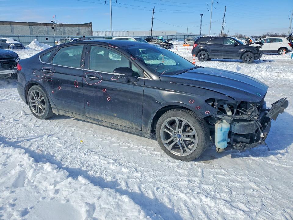 Photo 4 from auction – 2020 FORD FUSION with VIN 3FA6P0CD5LR138115