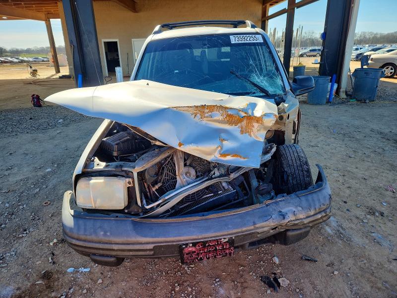 Photo 5 from auction – 2002 CHEVROLET TRACKER with VIN 2CNBE13C926935044