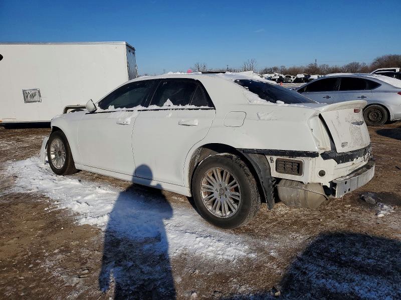 Photo 2 from auction – 2018 CHRYSLER 300 with VIN 2C3CCABG0JH204013