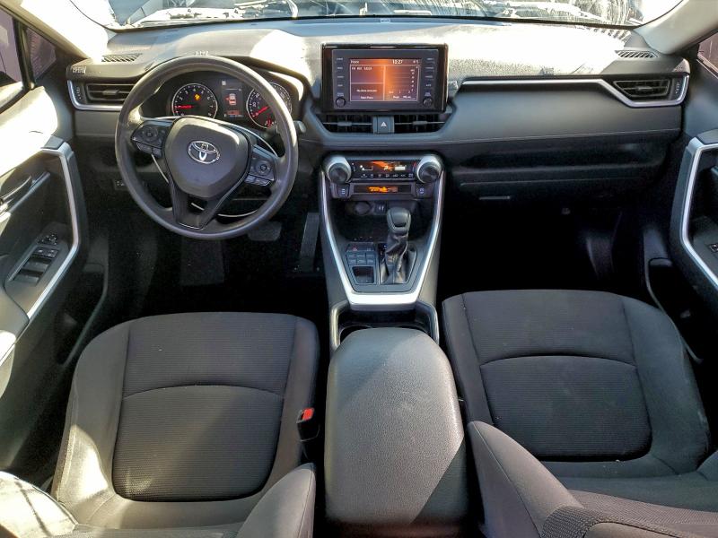 Photo 8 from auction – 2019 TOYOTA RAV4 LE with VIN JTMF1RFV1KD005363