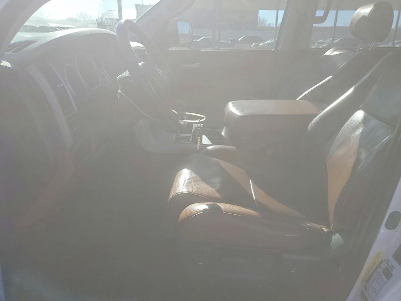 Photo 7 from auction – 2013 TOYOTA SEQUOIA with VIN 5TDDW5G13DS085480
