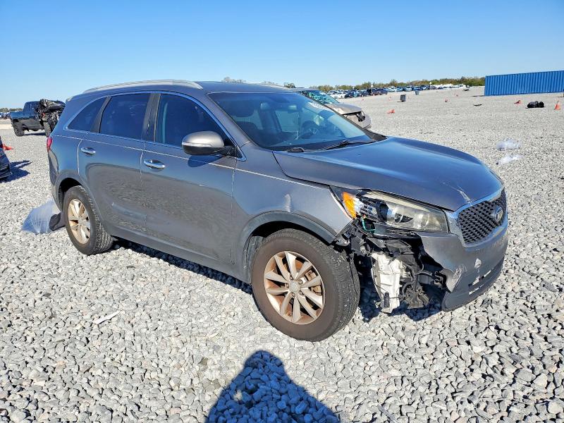 Photo 4 from auction – 2016 KIA SORENTO LX with VIN 5XYPG4A38GG061675