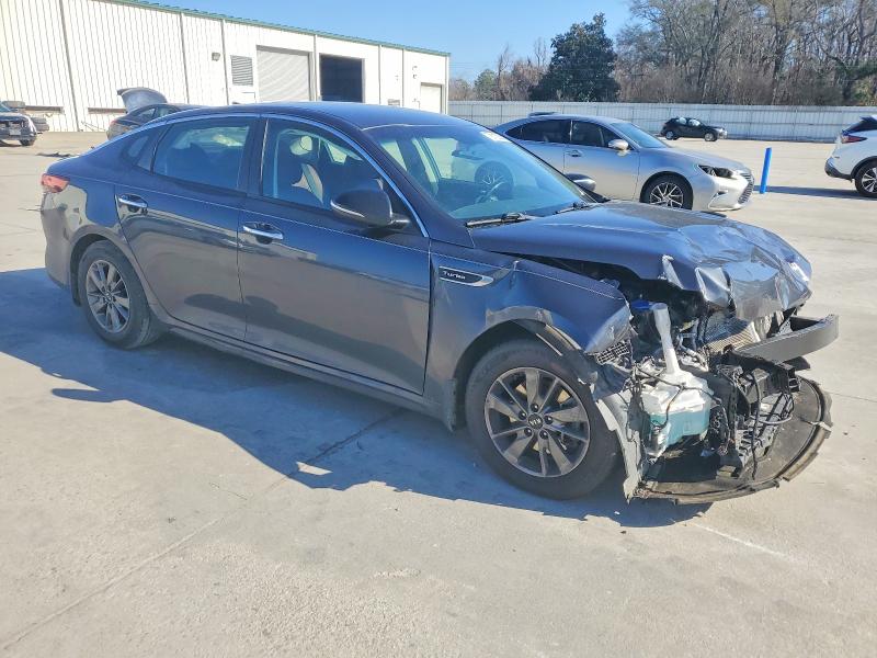 Photo 4 from auction – 2017 KIA OPTIMA LX with VIN 5XXGT4L13HG170767