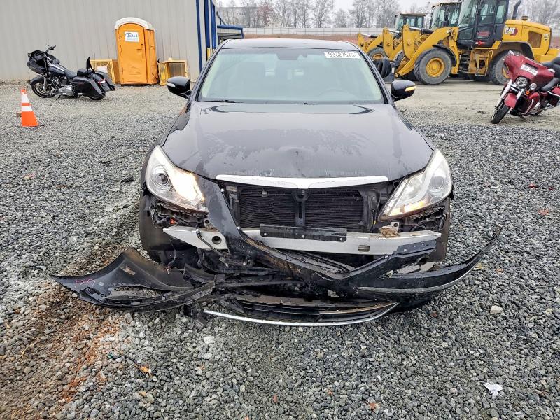Photo 5 from auction – 2012 HYUNDAI GENESIS with VIN KMHGC4DF9CU204901