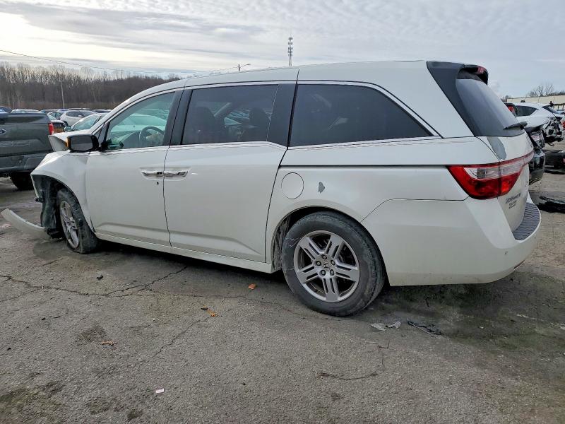 Zdjęcie 2 z aukcji – 2013 HONDA ODYSSEY z VIN 5FNRL5H96DB047720
