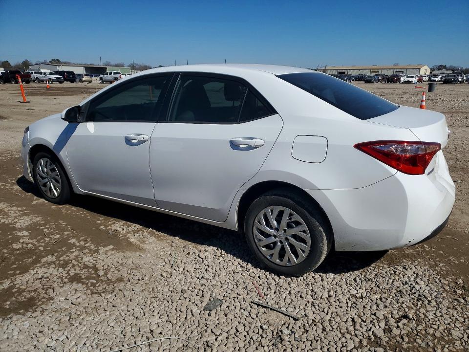 Photo 2 from auction – 2018 TOYOTA COROLLA with VIN 5YFBURHE0JP770210