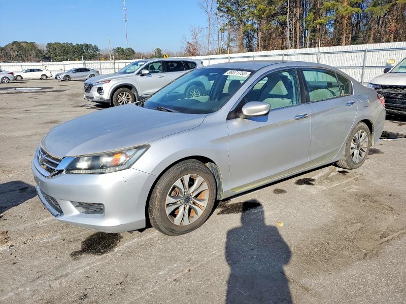 HONDA ACCORD 2013 with VIN 1HGCR2F3XDA077556 - Photo from auction
