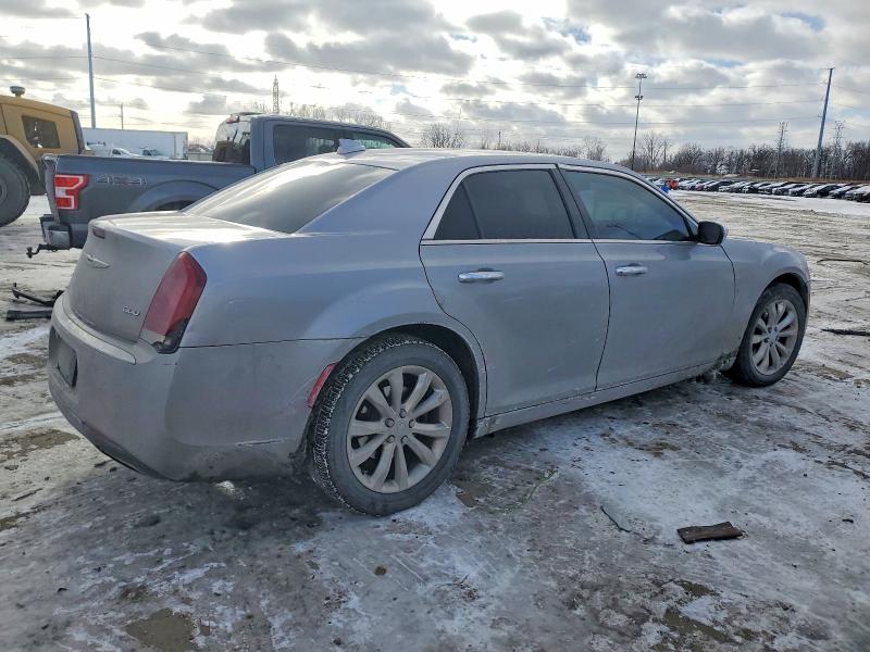 Photo 3 from auction – 2018 CHRYSLER 300 LIMITE with VIN 2C3CCAKG8JH144482