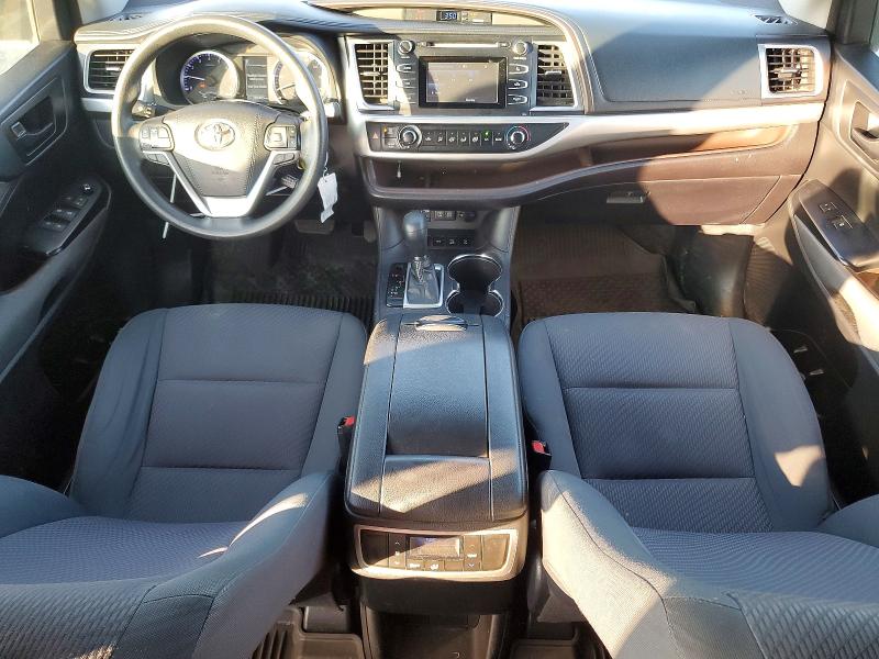 Photo 8 from auction – 2018 TOYOTA HIGHLANDER with VIN 5TDBZRFH9JS899617