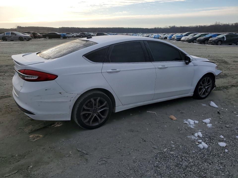 Photo 3 from auction – 2017 FORD FUSION with VIN 3FA6P0H71HR391992