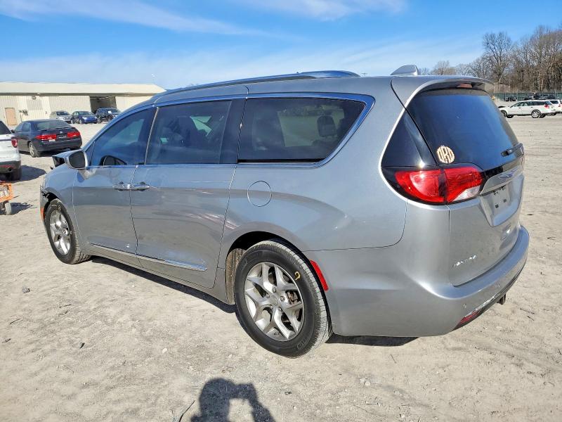 Photo 2 from auction – 2019 CHRYSLER PACIFICA T with VIN 2C4RC1EG1KR549712