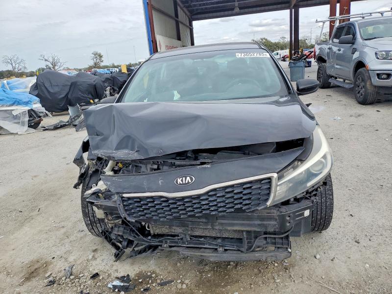 Photo 5 from auction – 2017 KIA FORTE LX with VIN 3KPFL4A77HE015148